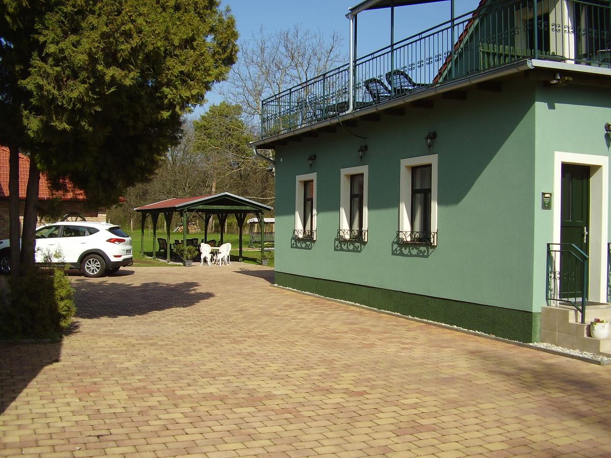 Penzion Vecerka Lednice Extérieur photo